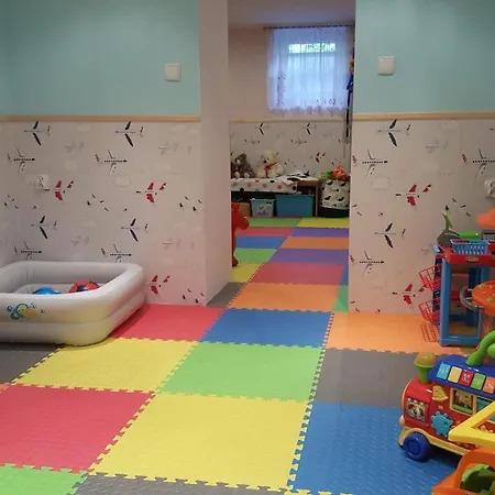 Goscinne Parkowa 1 *