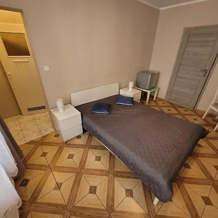 Goscinne Parkowa 1 Kwatera prywatna *