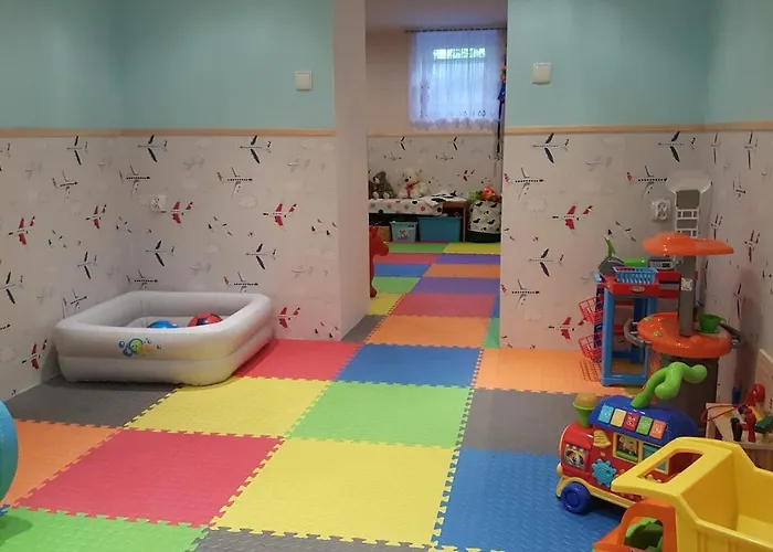 Goscinne Parkowa 1 *